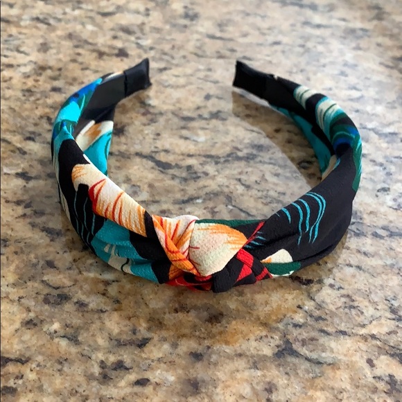 2 New Floral headband - Picture 3 of 4